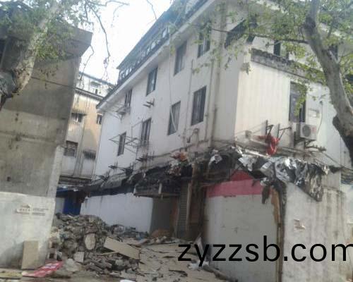 拆(chai)遷(qian)工(gong)程(cheng)